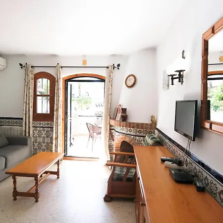 Hibiscos Apartment Nerja